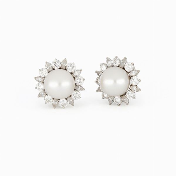 Earrings with South Sea pearls and diamonds