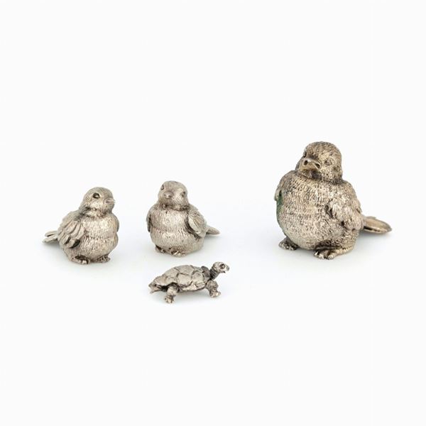 Set constisting of silver animals