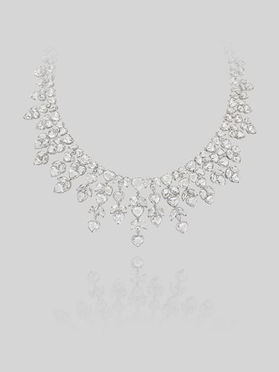 Elegante Collana con Diamanti