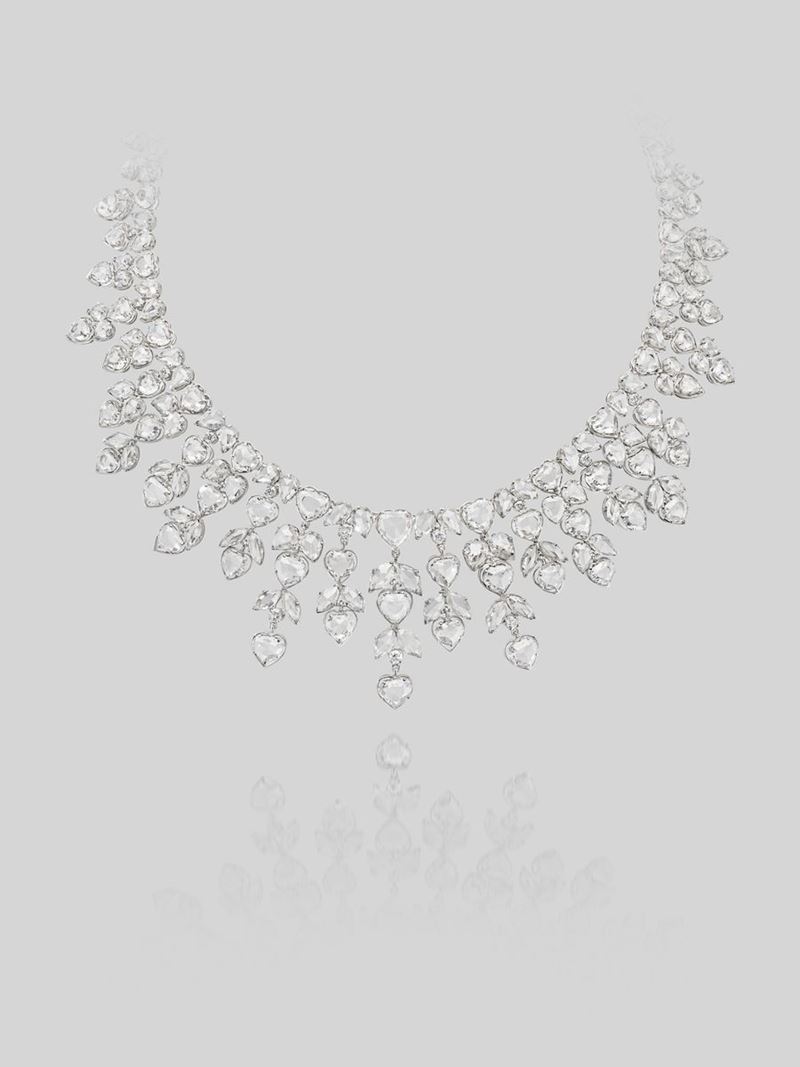 Elegante Collana con Diamanti