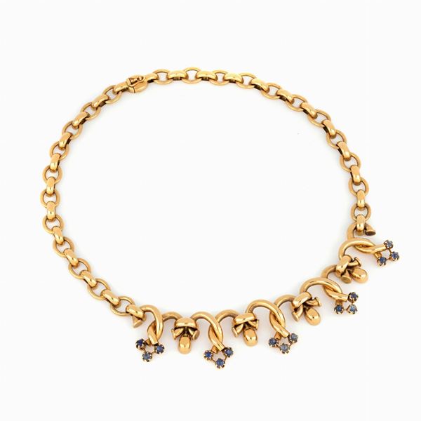 Necklace with sapphires