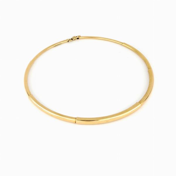 Collana rigida