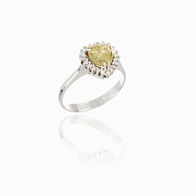 Anello Oro Bianco 18 Carati con Diamante Fancy