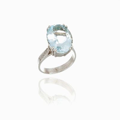 Anello con Acquamarina