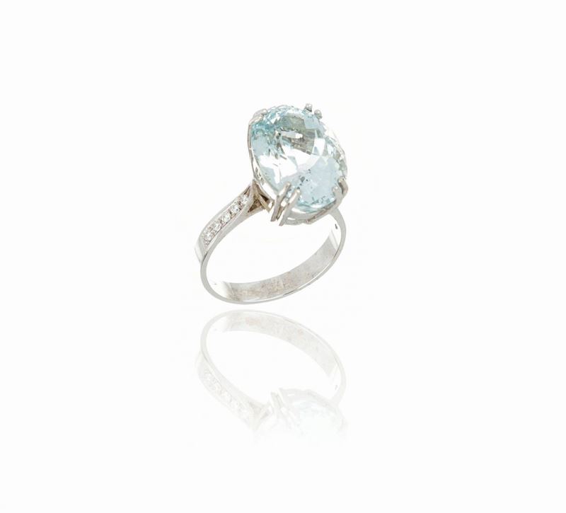 Anello con Acquamarina