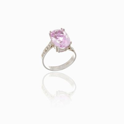 Anello in Oro Bianco 9 Carati Kunzite e Diamanti