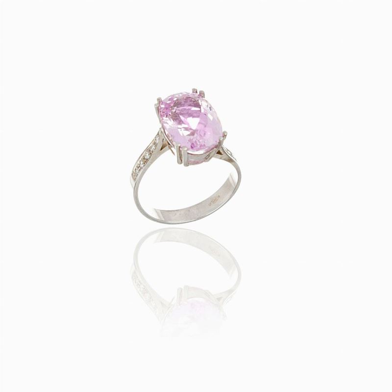 Anello in Oro Bianco 9 Carati Kunzite e Diamanti