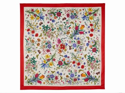 Foulard Gucci Flora, V. Accornero con Libro