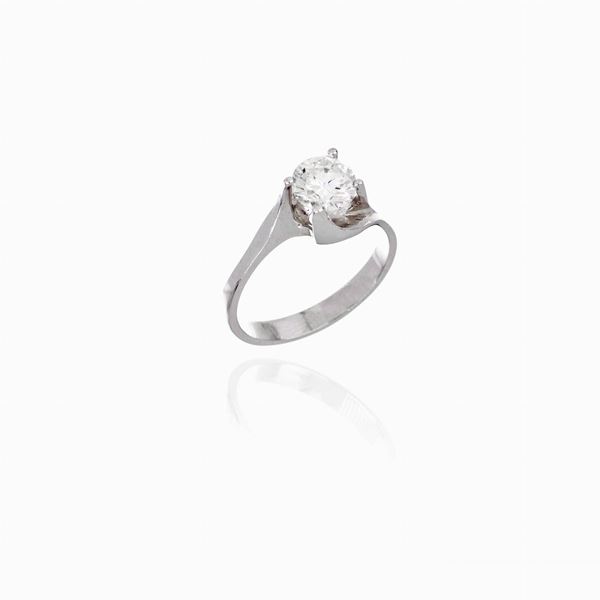 Solitaire ring