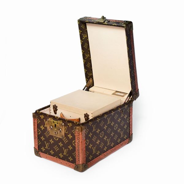 Louis Vuitton : Louis Vuitton, Vanity Boite à Flacons  - Asta GIOIELLI, OROLOGI E LUXURY GOODS - Faraone Casa d'Aste