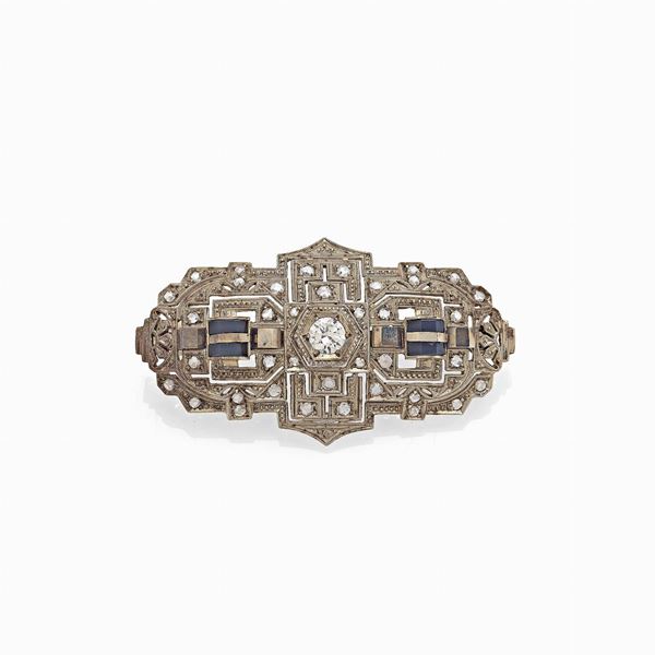 White gold brooch with diamonds and onyx