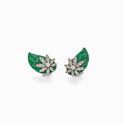 Orecchini con Foglie di Giadeite Intagliata e Diamanti