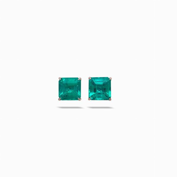 Emerald studs