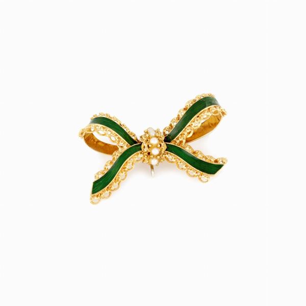 Brooch with enameled bow with pearls