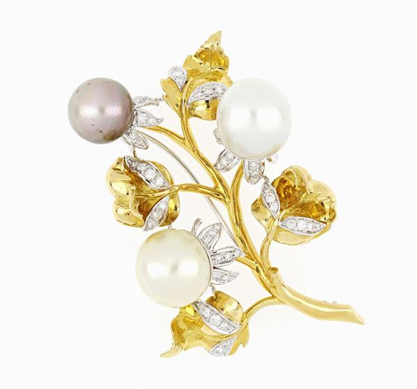 Brooch with pearls