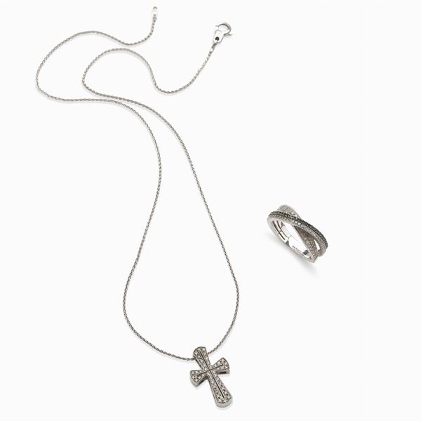 Ring with braid and cross pendant necklace in white gold 