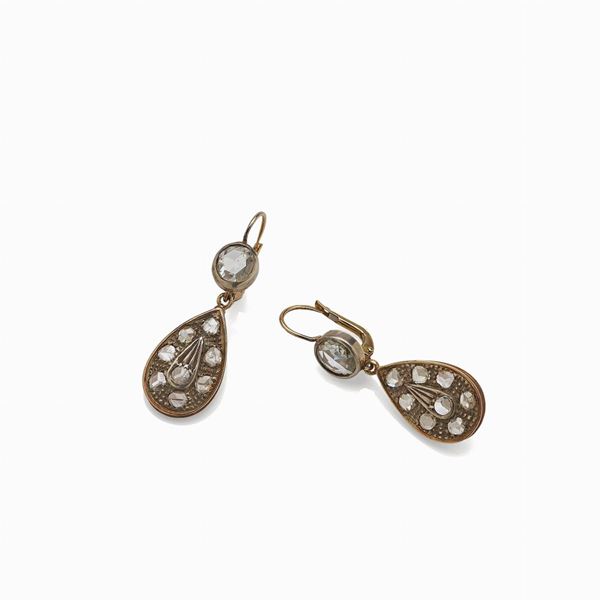 Yellow gold and silver pendant earrings with diamonds 