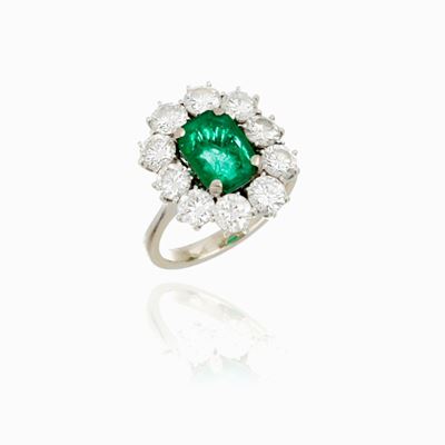 Anello Oro Bianco con Smeraldo e Diamanti