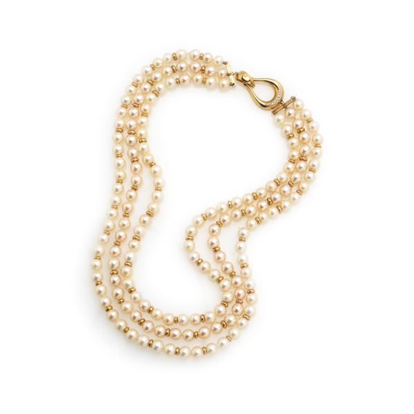 Re Carlo pearl Necklace with Yellow Gold clasp