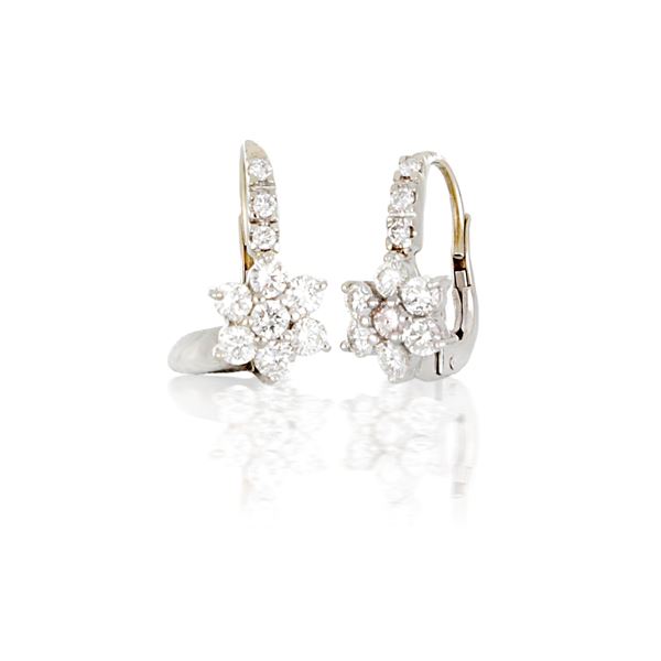 White gold earrings with diamonds 