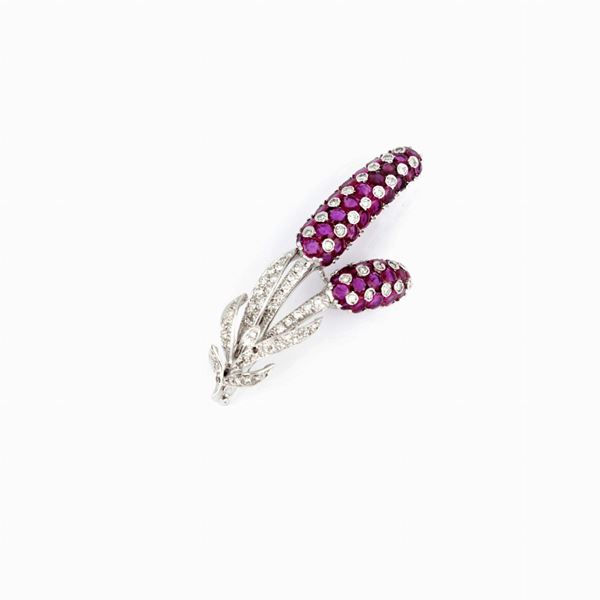 Gold broonch with diamonds and rubies