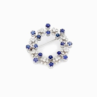 Spilla in Oro Bianco con Diamanti e Zaffiri