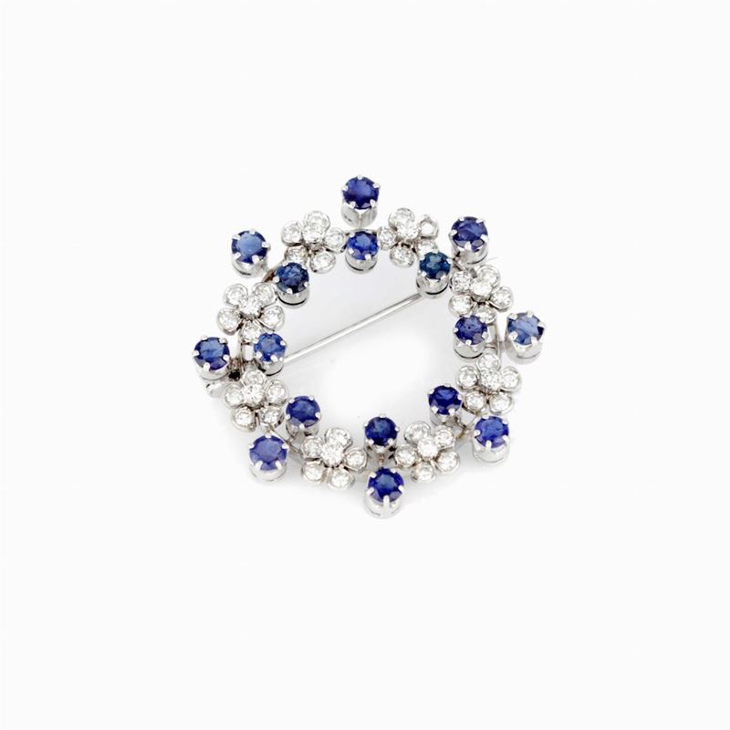 Spilla in Oro Bianco con Diamanti e Zaffiri