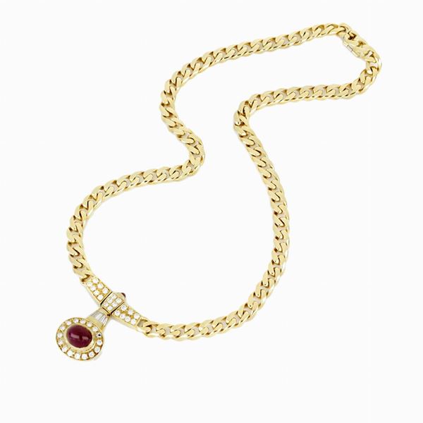 Collana con rubino cabochon e diamanti 