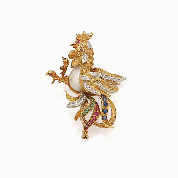 Yellow gold brooch