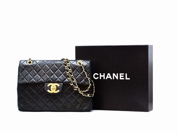 Chanel : Chanel Maxi XL Jumbo Classic Flap Bag  - Auction GIOIELLI, OROLOGI E VINTAGE LUXURY GOODS - Faraone Casa d'Aste