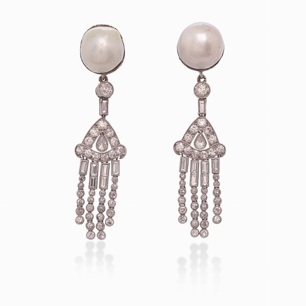 Earrings with pearls and diamonds