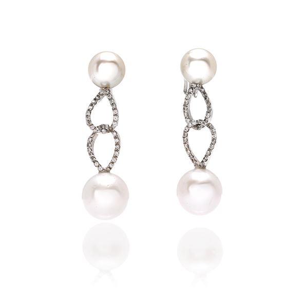 White gold earrings, pearls and diamonds
