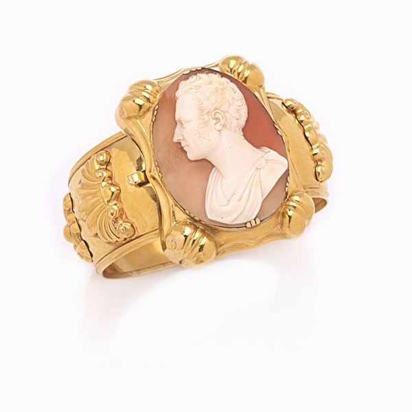 Bangle gold bracelet with cameo with male bust