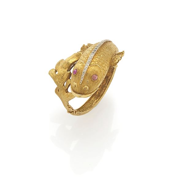 Yellow gold and diamond bracelet