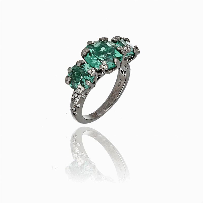 Anello con Quarzo Verde e Diamanti