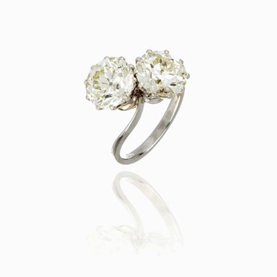Anello Contrariè in Platino con Due Diamanti