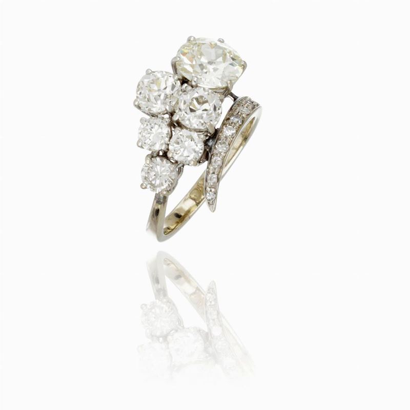 Anello in Platino con Diamanti