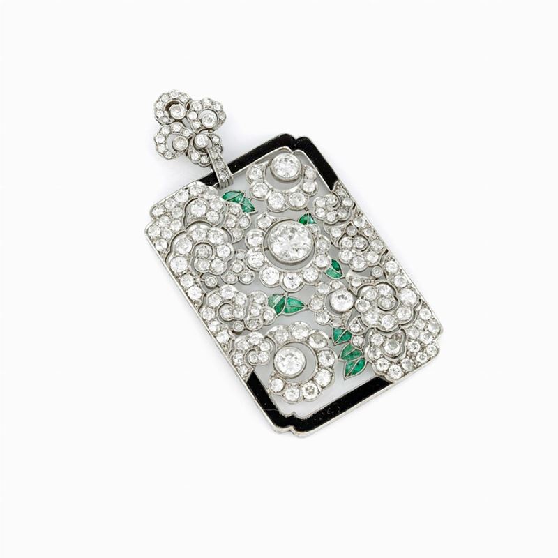 Pendente in Platino con Diamanti, Smeraldi e Onice
