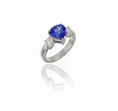 Anello Oro Bianco con Cuore Zaffiro e Diamanti
