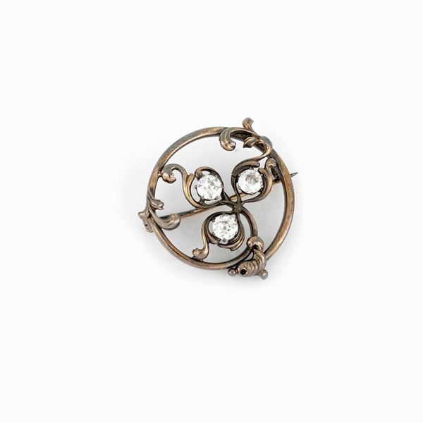 Spilla in oro 9 carati  - Auction GIOIELLI E OROLOGI - Faraone Casa d'Aste