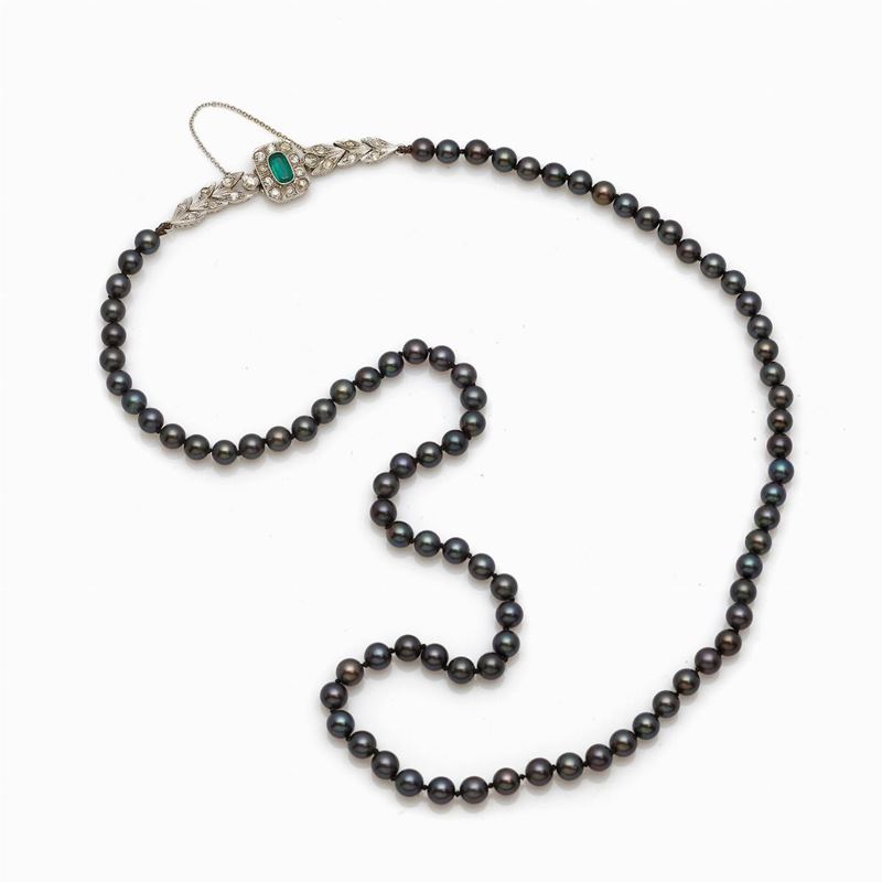 Collana Perle Nere con Smeraldo e Diamanti