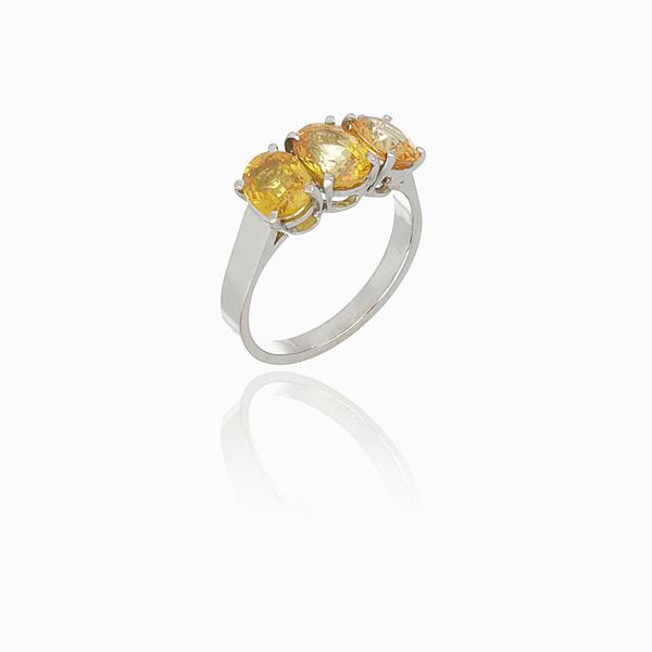 Anello con quarzi citrini