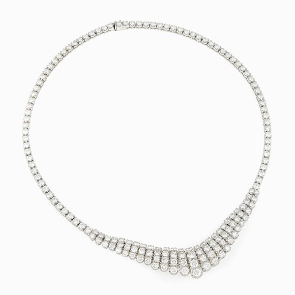 Gold diamond necklace