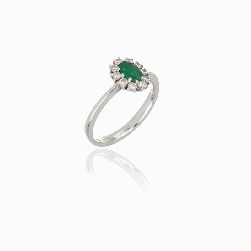 Anello Margherita con Smeraldo e Diamanti