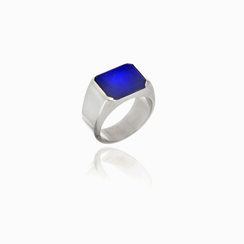 Anello in oro e lapislazzulo