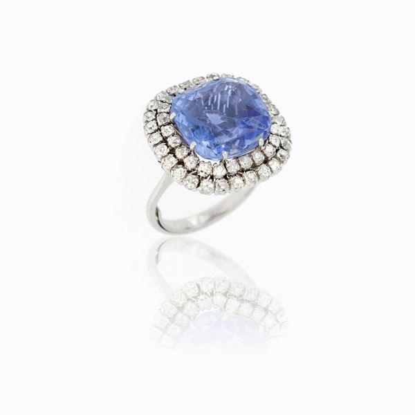 Sapphire diamond ring
