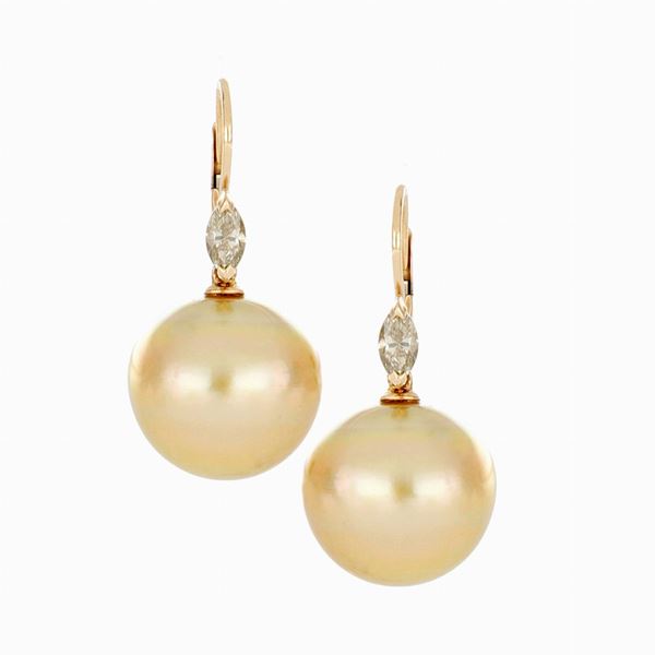 Orecchini in oro diamanti perle