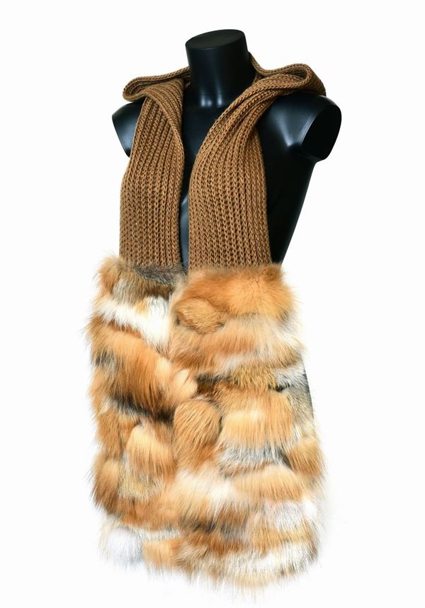 Miu Miu : Miu Miu hood/scarf  - Auction GIOIELLI, OROLOGI E VINTAGE LUXURY GOODS - Faraone Casa d'Aste