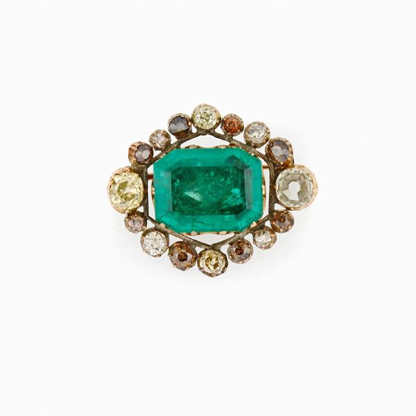 Emerald diamond brooch