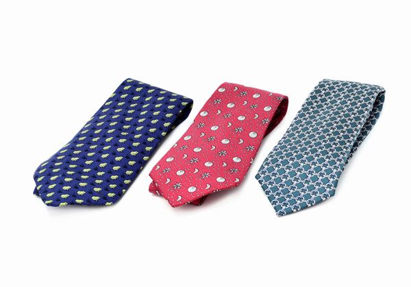Hermes : Three Hermès silk ties  - Auction GIOIELLI, OROLOGI E VINTAGE LUXURY GOODS - Faraone Casa d'Aste